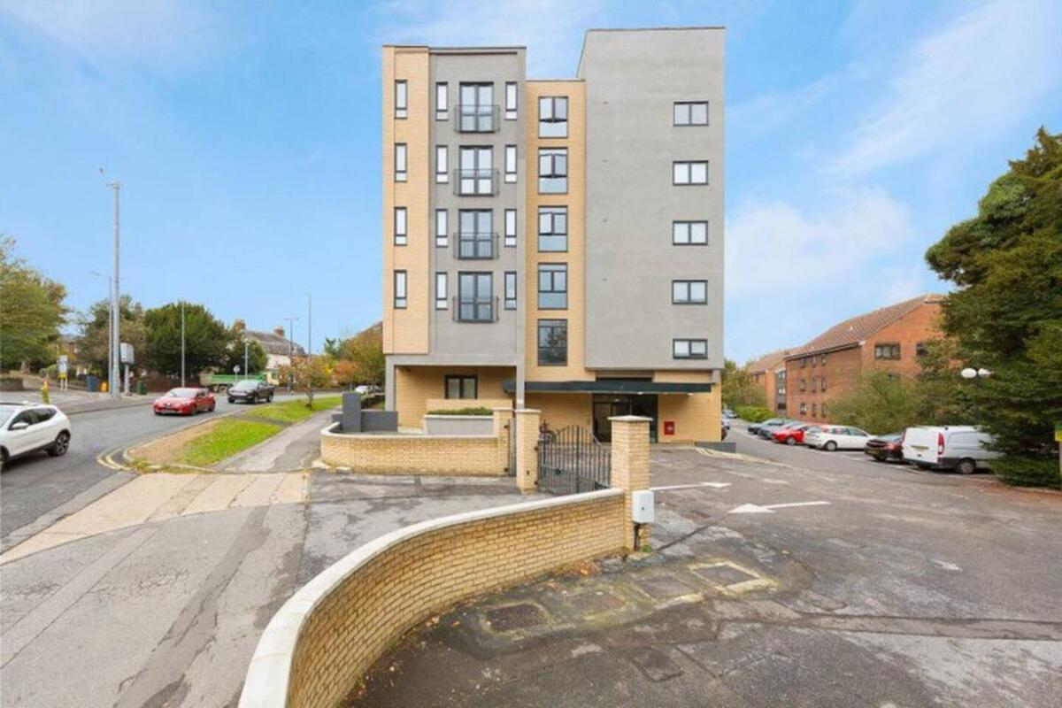 Maidstone Heights By Kasar Stays Bagian luar foto