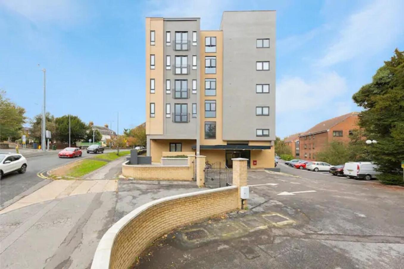 Maidstone Heights By Kasar Stays Bagian luar foto