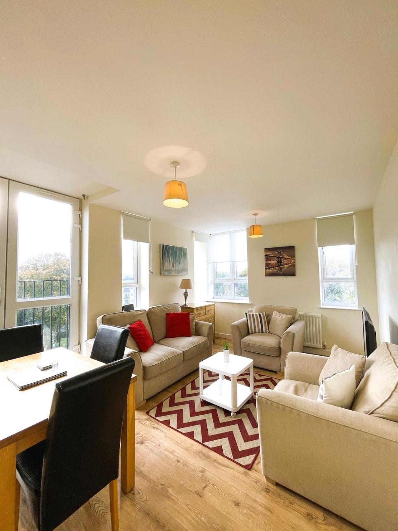Maidstone Heights By Kasar Stays Bagian luar foto